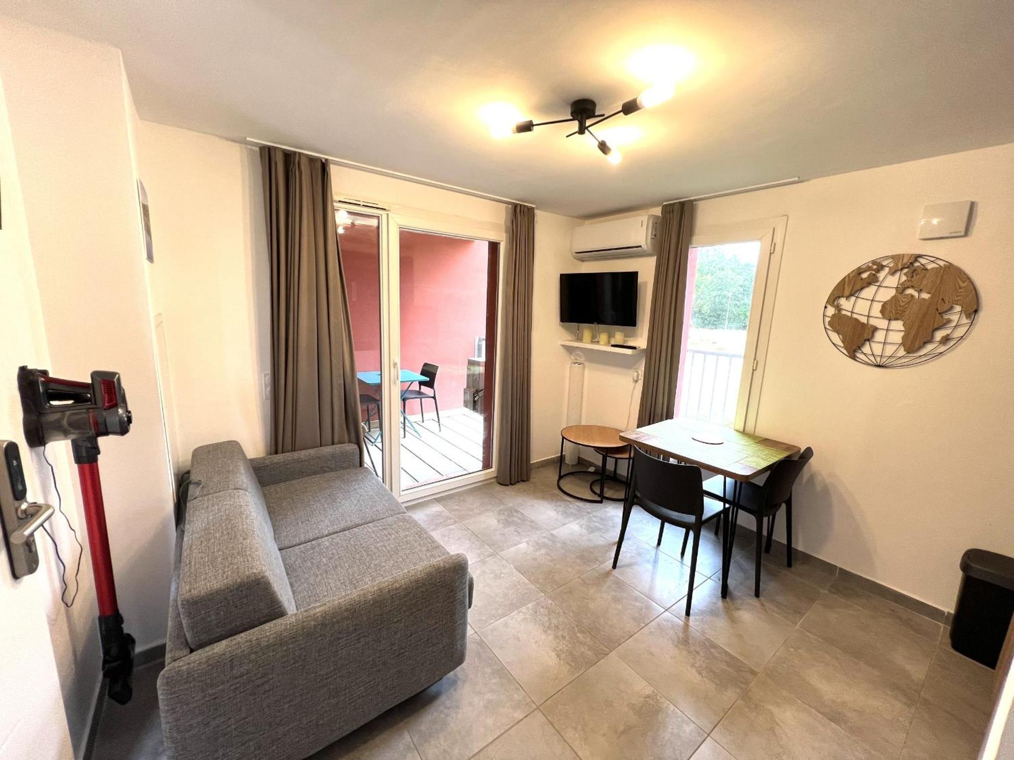 Residence Hoteliere Les Hameaux De Saint Cyprien 25 M2 Lecci Εξωτερικό φωτογραφία